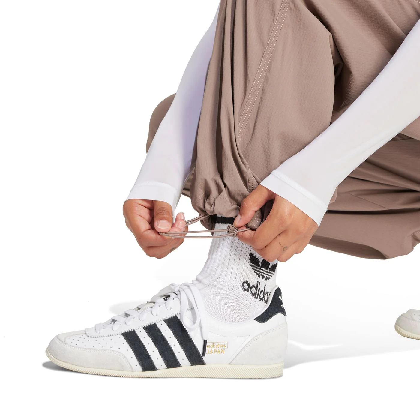 Adidas Originals Essentials S Parachute Pant Trace Brown - Image 3