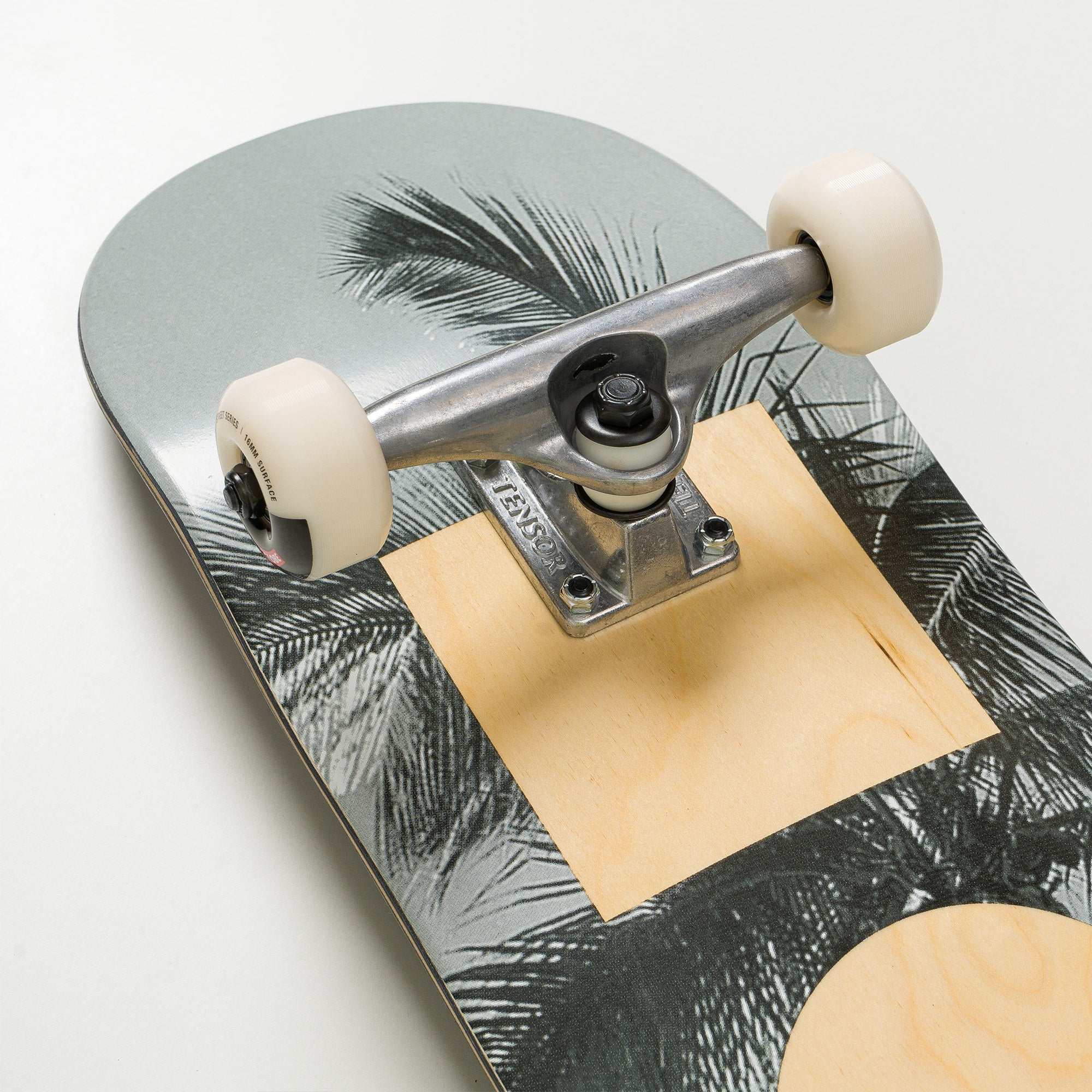 Globe G1 Stack 8.0" Skateboard Lone Palm - Image 3