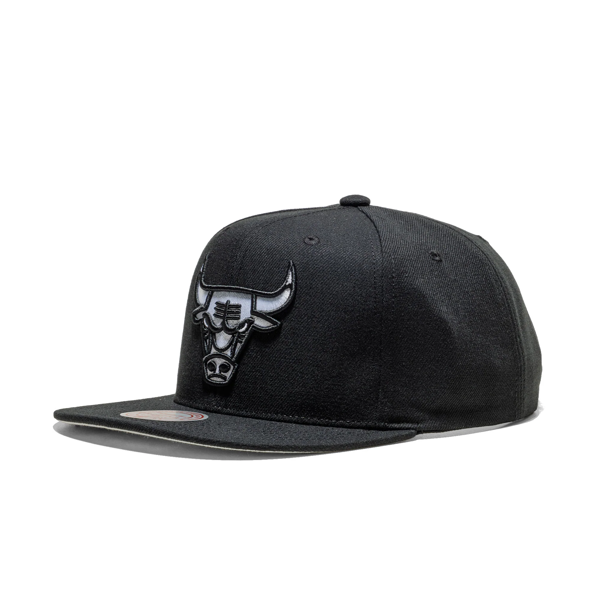 Mitchell & Ness Evergreen Black/White Snapback Bulls - Image 2