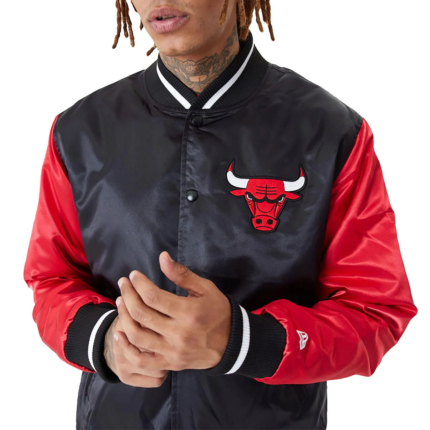 New Era NBA Satin Bomber Jacket Chicago Bulls Black/Red - Image 3