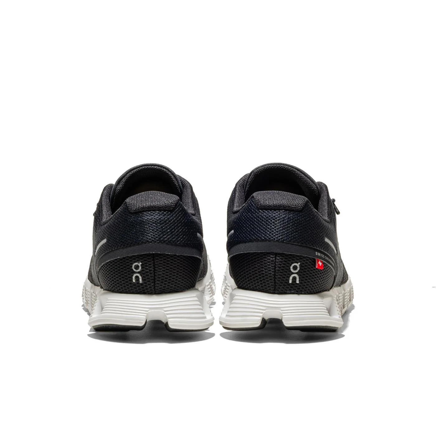 On Running Cloud 5 Black/White - Image 5