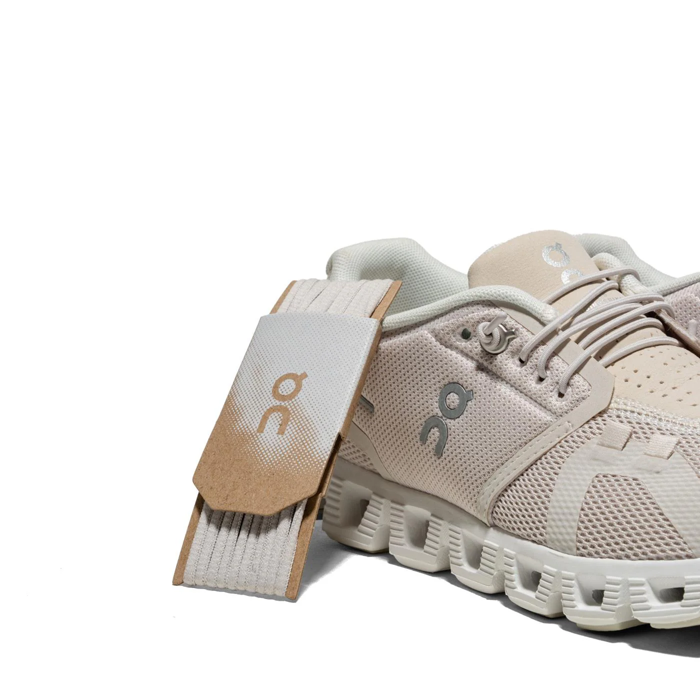 On Running Cloud 5 Pearl/White - Image 4