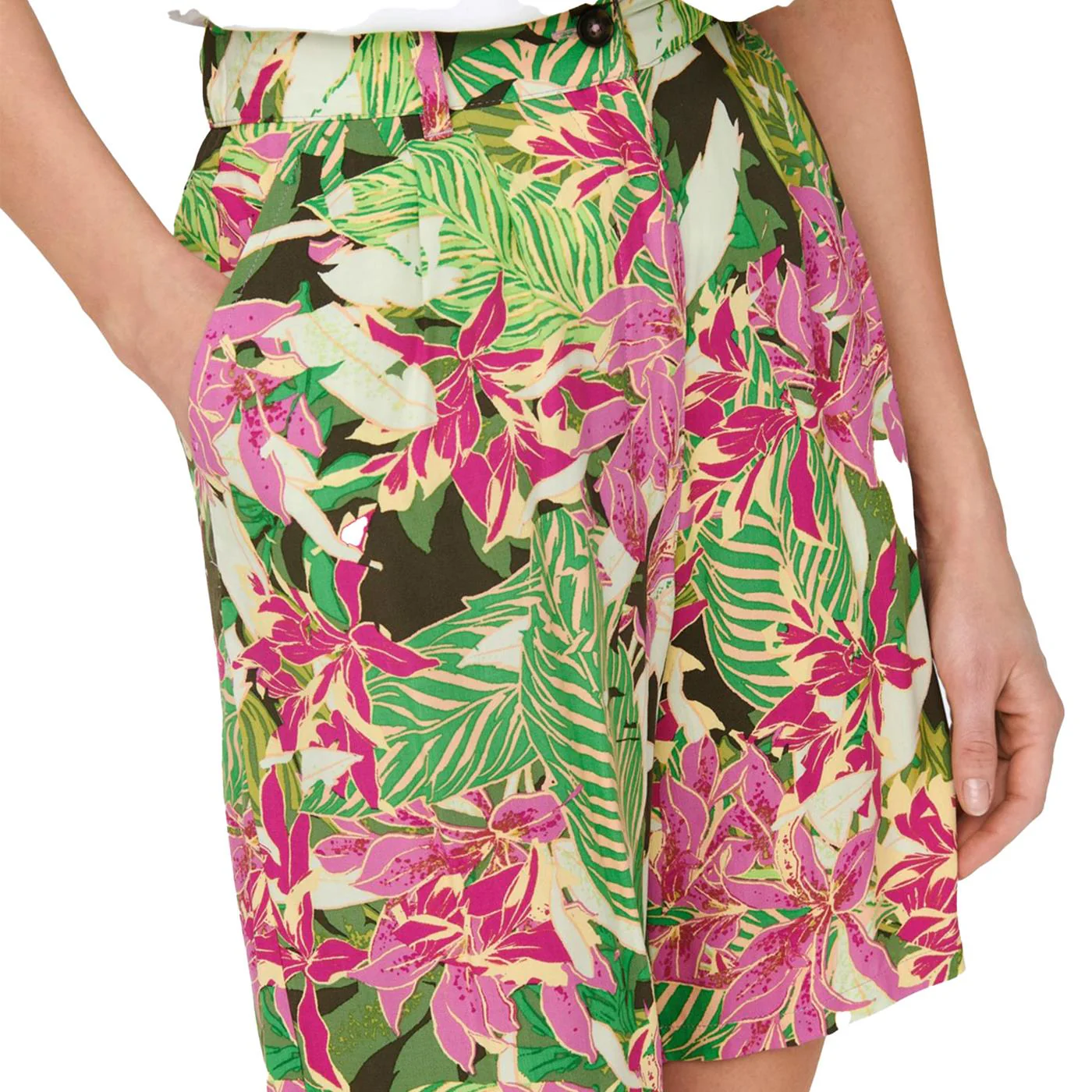 Only Hallie Bermuda Shorts Forest Night - Image 3