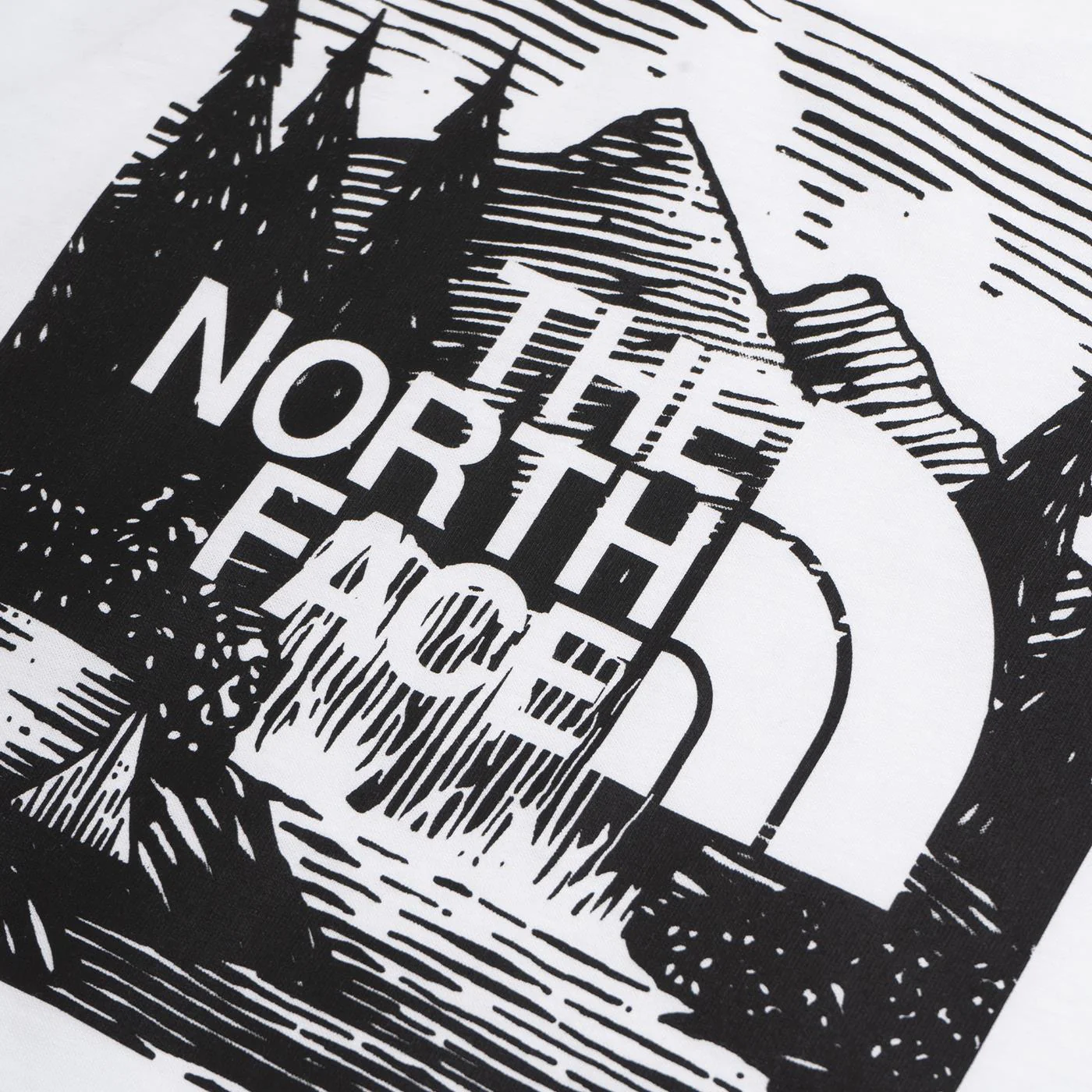 The North Face Simple S/S Redbox Celebration Tee TNF White - Image 4