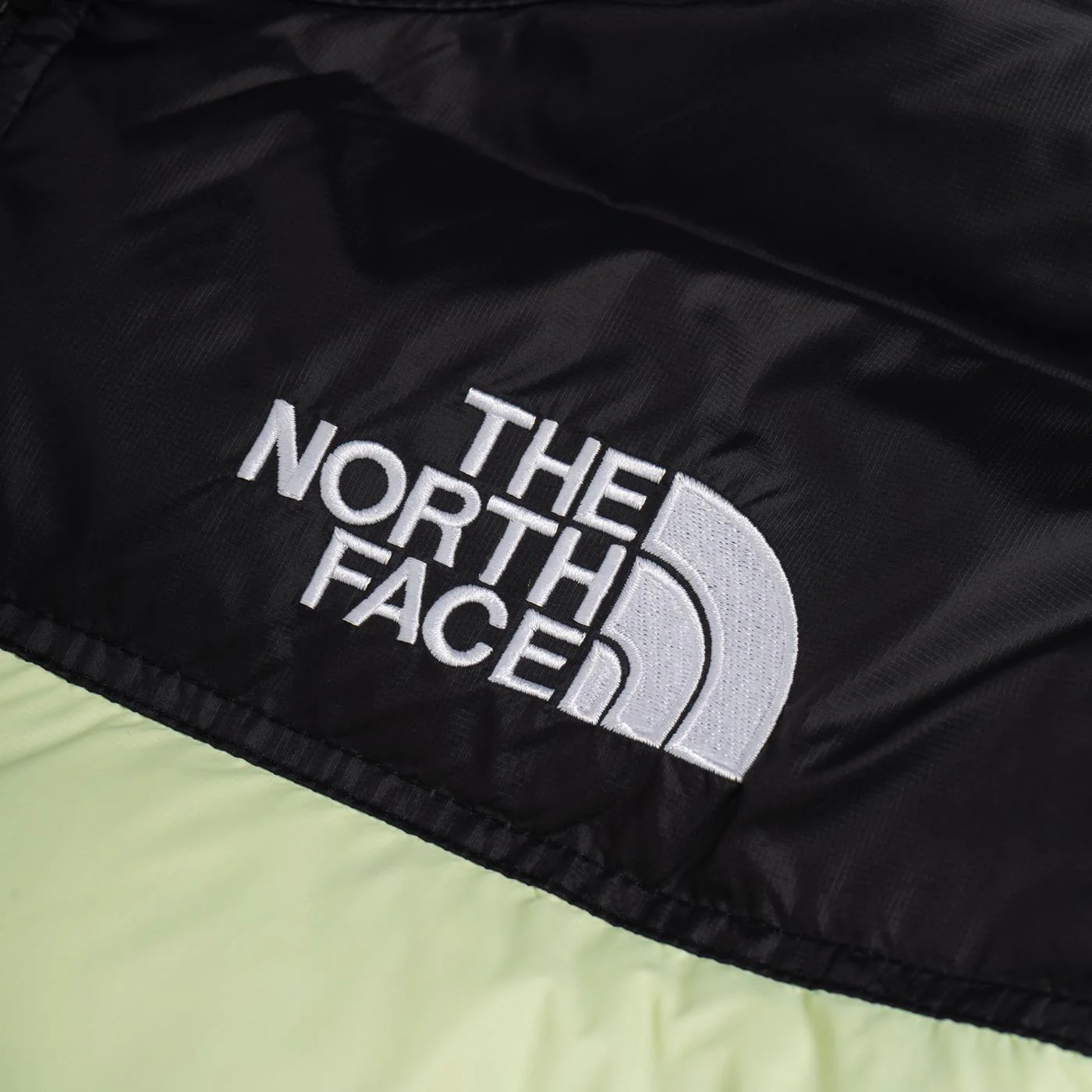 The North Face W Nuptse Short Jacket Lime Cream - Image 3